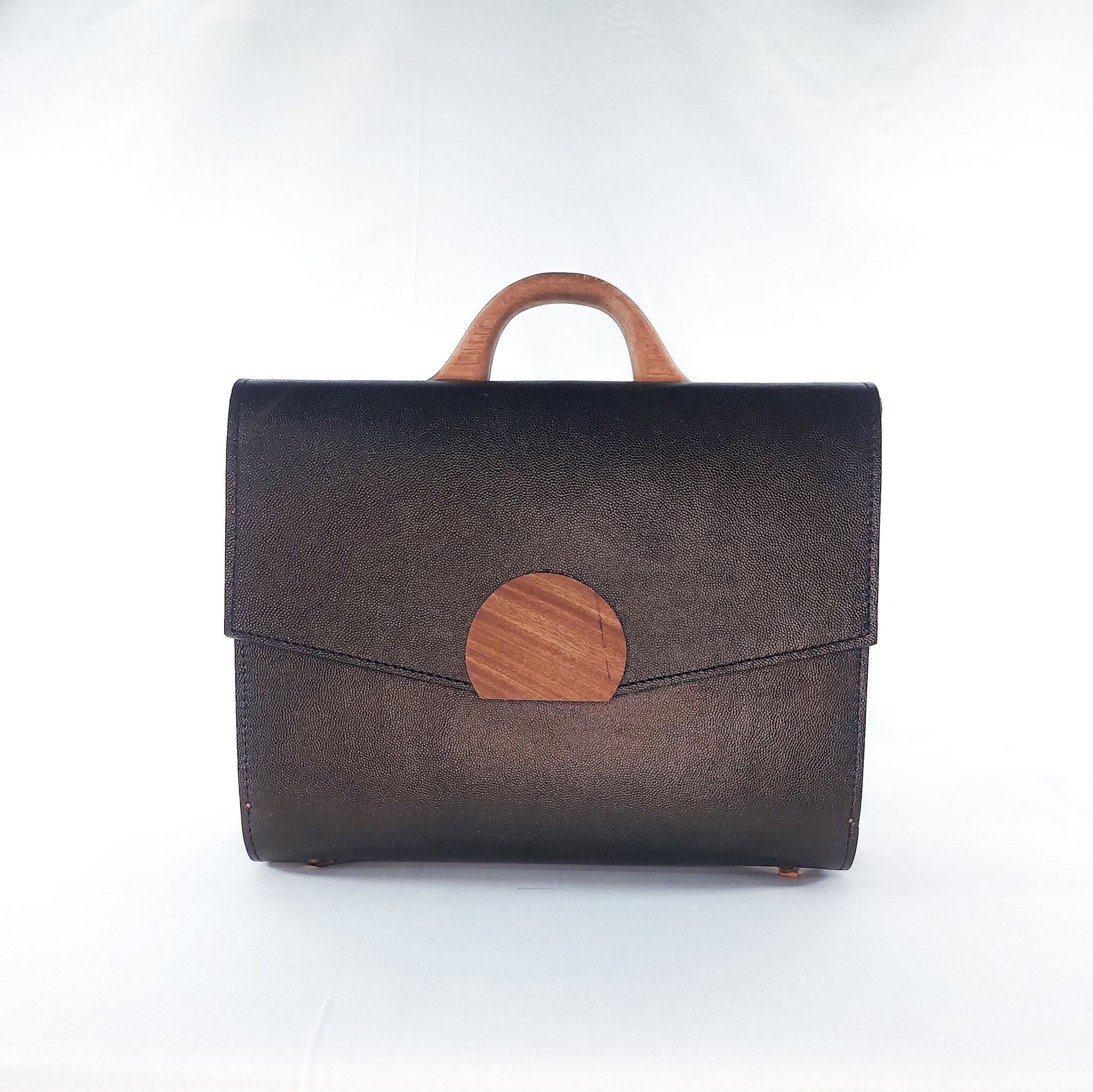 ABA BRIEF BAG IN BLACK AND RED GRAIN